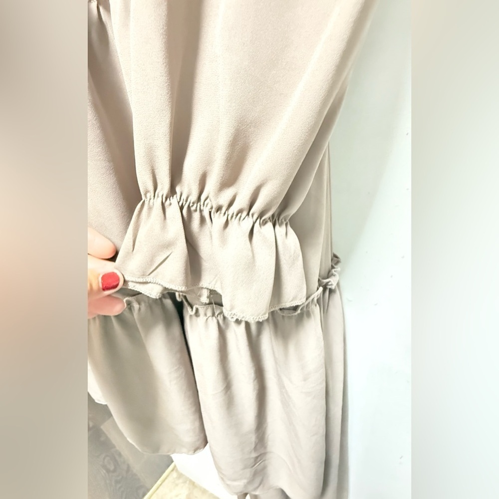 Elegant Beige Women's Dress - Picture 6 of 10